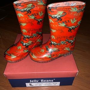 T-Rex rain boots 🦖